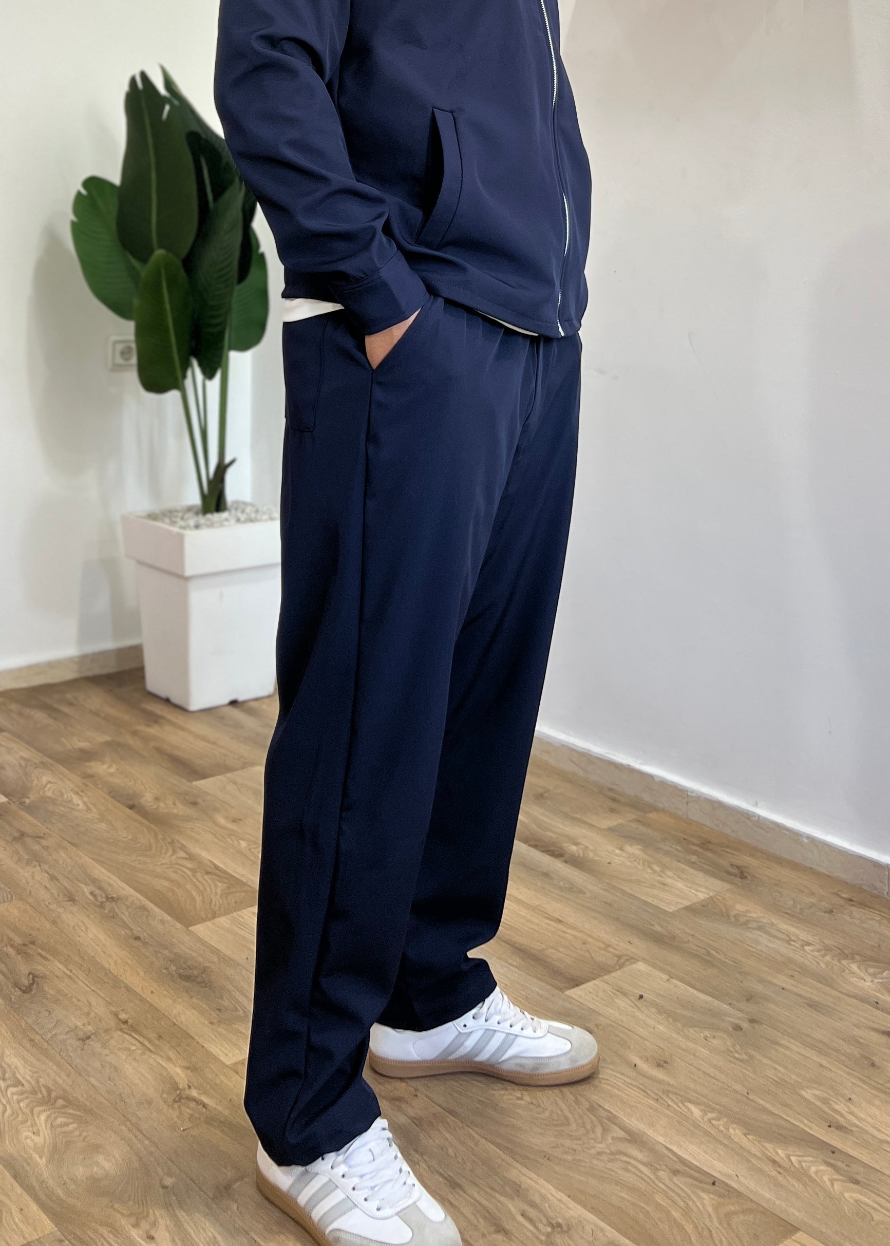 Velaro Essential Ensemble